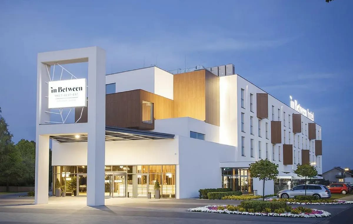 Hotel In Between, Lublin