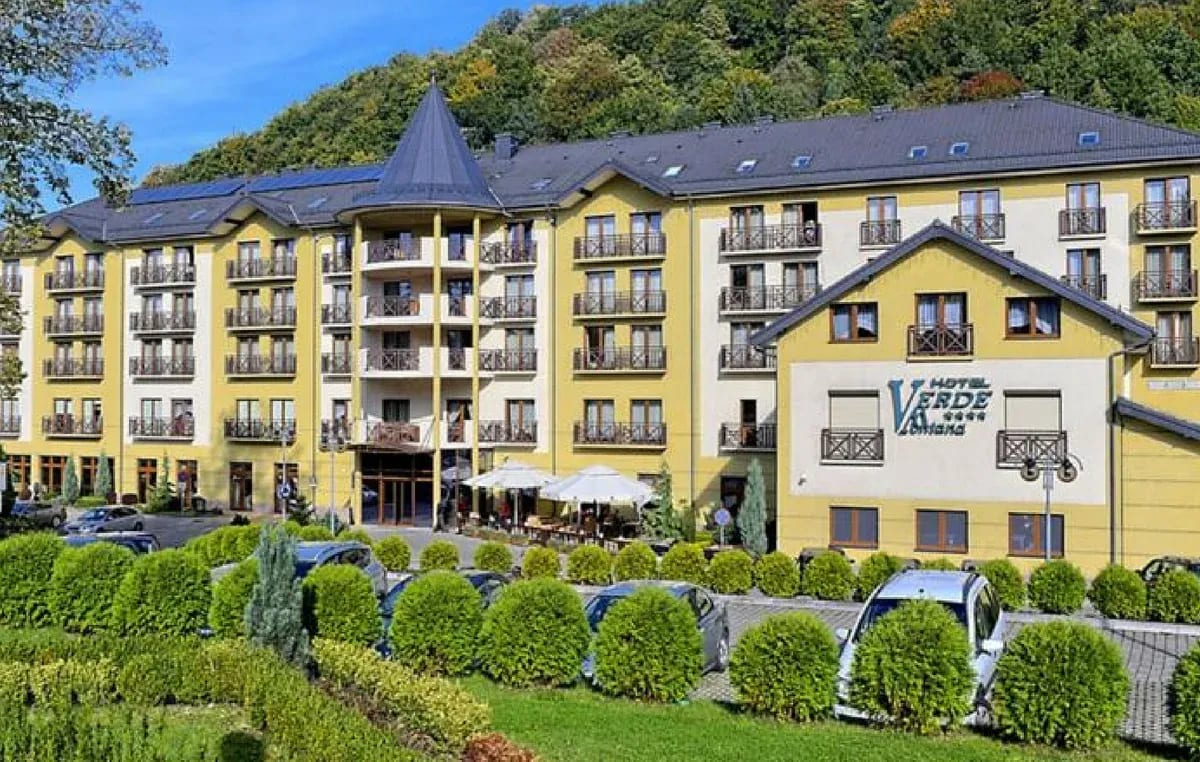 Hotel Verde, Mścice